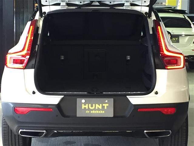ＸＣ４０ Ｔ５　ＡＷＤ　Ｒデザイン　衝突軽減／ハーマンカードン／コーナリングライト／パークアシスト／アクティブベンディングライト／ＬＫＡ／道路標識／ＢＬＩＳ／ＡＣＣ／純正ナビ／全方位モニター／シートヒーター／パワーシート／フルセグ（22枚目）