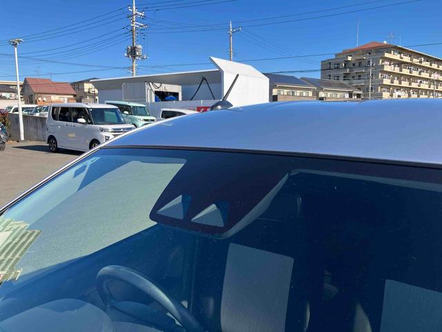 ミライース Ｘ　ＳＡＩＩＩ　ＬＥＤヘッドライト　リヤワイパー　電動格納ドアミラー　プライバシーガラス　リヤシートヘッドレスト　オートライト　キーレスエントリー　セキュリティアラーム　コーナーセンサー　衝突被害軽減ブレーキ（3枚目）