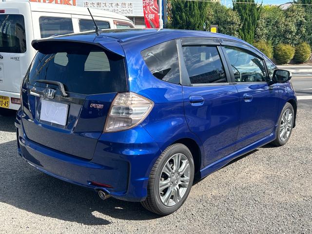 フィット ＲＳ　ナビ／ＥＴＣ／６ＭＴ／純正１６インチアルミ／車検令和９年９月（9枚目）