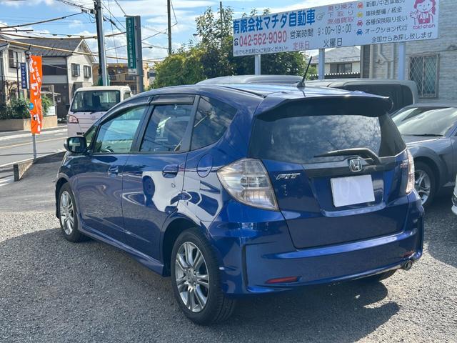 フィット ＲＳ　ナビ／ＥＴＣ／６ＭＴ／純正１６インチアルミ／車検令和９年９月（11枚目）