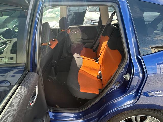 フィット ＲＳ　ナビ／ＥＴＣ／６ＭＴ／純正１６インチアルミ／車検令和９年９月（15枚目）