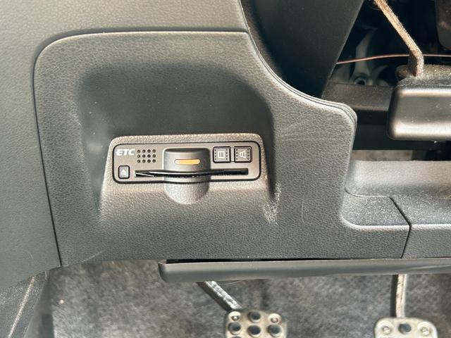 フィット ＲＳ　ナビ／ＥＴＣ／６ＭＴ／純正１６インチアルミ／車検令和９年９月（21枚目）