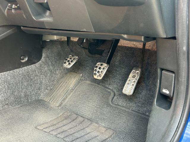 フィット ＲＳ　ナビ／ＥＴＣ／６ＭＴ／純正１６インチアルミ／車検令和９年９月（23枚目）