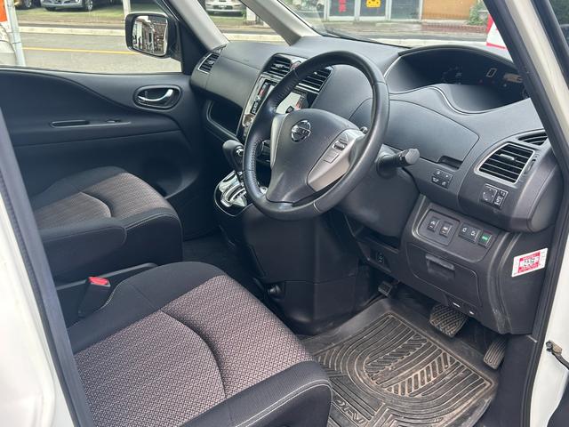 セレナ ハイウェイスター　Ｖセレ＋セーフティ　ＳＨＶ　Ａセフ　ナビ／リアカメラ／インテリジェントキー／コーナーセンサー（13枚目）