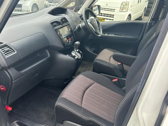 セレナ ハイウェイスター　Ｖセレ＋セーフティ　ＳＨＶ　Ａセフ　ナビ／リアカメラ／インテリジェントキー／コーナーセンサー（14枚目）