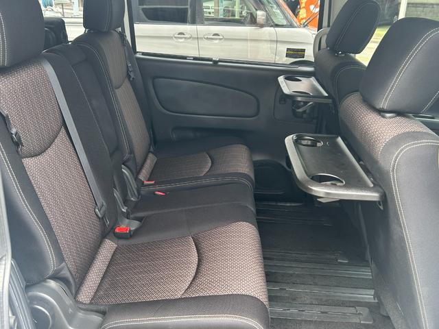 セレナ ハイウェイスター　Ｖセレ＋セーフティ　ＳＨＶ　Ａセフ　ナビ／リアカメラ／インテリジェントキー／コーナーセンサー（16枚目）