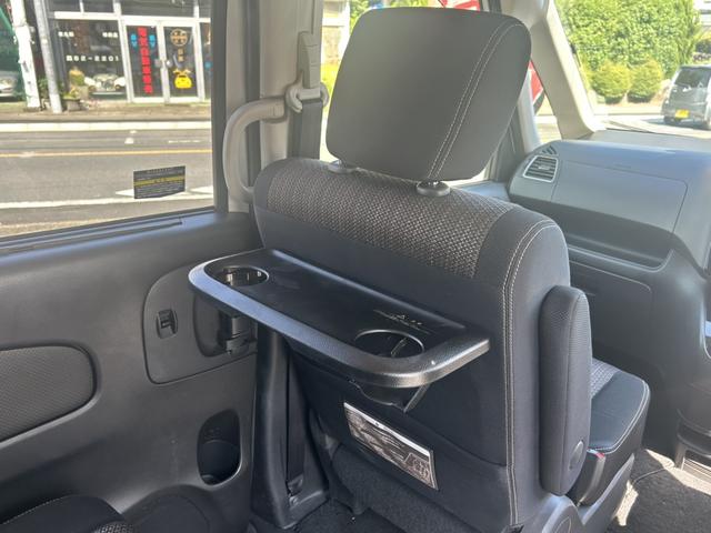 セレナ ハイウェイスター　Ｖセレ＋セーフティ　ＳＨＶ　Ａセフ　ナビ／リアカメラ／インテリジェントキー／コーナーセンサー（17枚目）