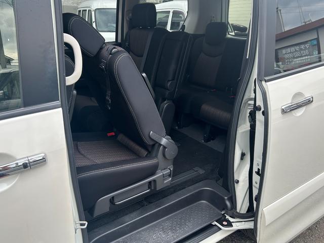 セレナ ハイウェイスター　Ｖセレ＋セーフティ　ＳＨＶ　Ａセフ　ナビ／リアカメラ／インテリジェントキー／コーナーセンサー（18枚目）