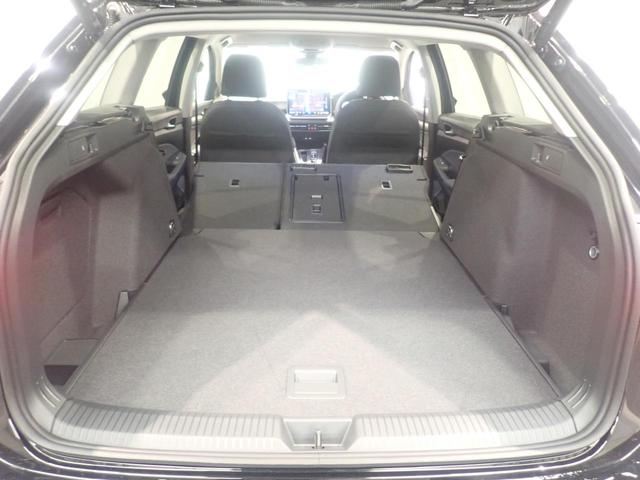 ラゲージルームだって広々です！シートを倒して更にお荷物積めちゃいます♪