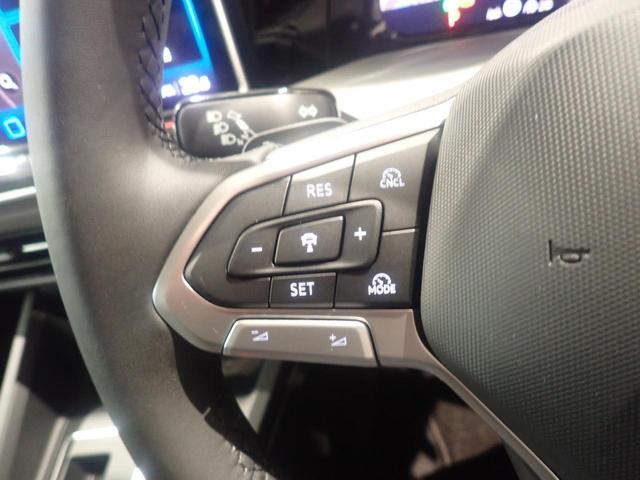 オートドライブ機能にレーダーセンサーを組み合わせた”ＡＣＣ”を装備。設定されたスピードを上限に自動で加減速を行い、一定の車間距離を維持します。