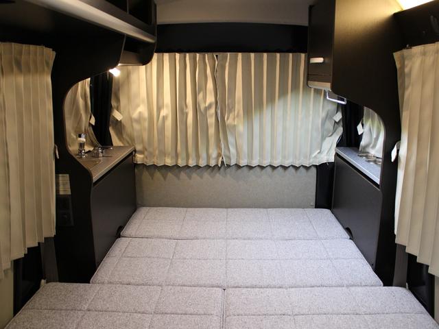 エブリイ ＰＣリミテッド　キャンピング車岡モータースミニチュアクルーズ外部電源カーテンベットキットナビフルセグバックカメラ（4枚目）