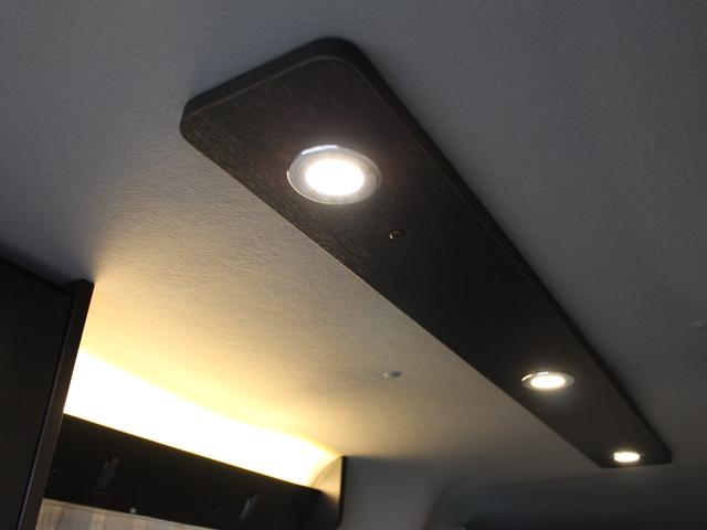 エブリイ ＰＣリミテッド　キャンピング車岡モータースミニチュアクルーズ外部電源カーテンベットキットナビフルセグバックカメラ（5枚目）