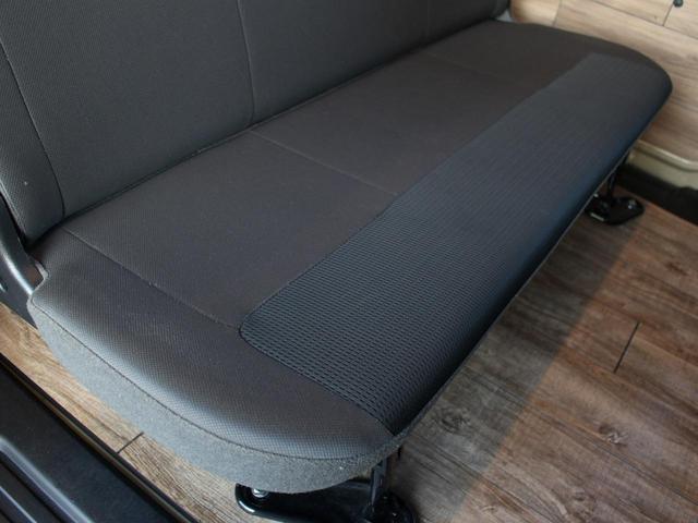 ＮＶ２００バネットバン ＤＸ　５ＭＴベージュカラーペイント＆艶消しブラック荷室木目インテリア調光ランプブラック塗装アルミ（35枚目）