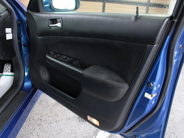 アコード ユーロR 6MT/純正レカロ/メーカーHDDナビ/ETC/無限サイドバイザー/MOMOステアリング/アークティックブルー(18枚目)