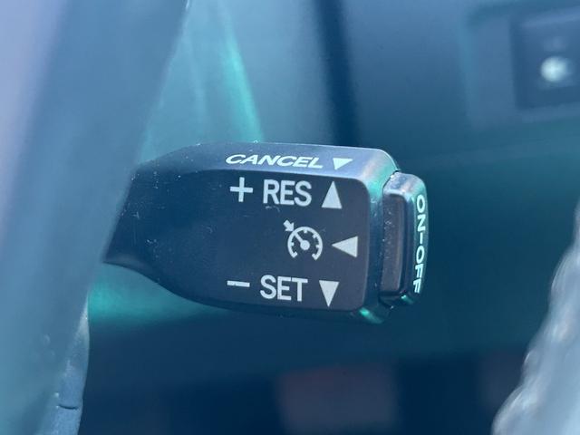 ヴェルファイア ２．４Ｚ　Ｇエディション　アルパインナビ　フルセグ　後席モニター　両側パワスラ　Ｂカメラ　ＥＴＣ　ドラレコ　シートヒーター　クリアランスソナー　横滑り防止装置　クルコン　オートライト　アイドリングストップ　純正ＡＷ　純正マット（8枚目）