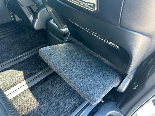 ヴェルファイア ２．４Ｚ　Ｇエディション　アルパインナビ　フルセグ　後席モニター　両側パワスラ　Ｂカメラ　ＥＴＣ　ドラレコ　シートヒーター　クリアランスソナー　横滑り防止装置　クルコン　オートライト　アイドリングストップ　純正ＡＷ　純正マット（65枚目）