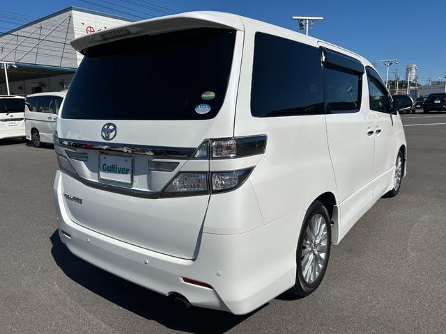 ヴェルファイア ２．４Ｚ　Ｇエディション　アルパインナビ　フルセグ　後席モニター　両側パワスラ　Ｂカメラ　ＥＴＣ　ドラレコ　シートヒーター　クリアランスソナー　横滑り防止装置　クルコン　オートライト　アイドリングストップ　純正ＡＷ　純正マット（67枚目）