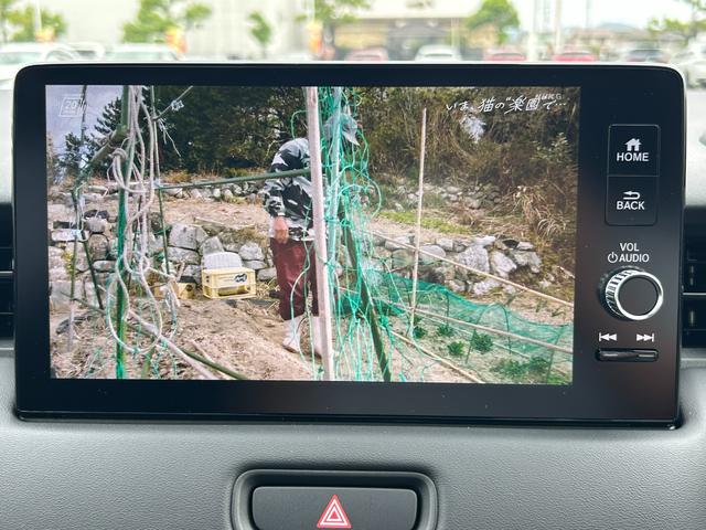 ヴェゼル ｅ：ＨＥＶ　Ｚ　登録済未使用車　純正ナビ　バックカメラ　ＥＴＣ２．０　ＢＳＭ　シートヒーター　ステアリングヒーター　クリアランスソナー　衝突軽減　レーダークルーズ　レーンキープ　ダウンヒルアシスト　１８インチ純正ＡＷ（21枚目）