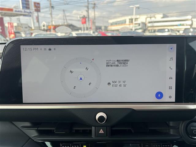 クラウンクロスオーバー Ｇアドバンスド・レザーパッケージ　純正ナビ　フルセグ　全方位カメラ　ＥＴＣ２．０　ＢＳＭ　ＨＵＤ　シートヒーター　エアシート　ステアリングヒーター　クリアランスソナー　衝突軽減装置　横滑り防止装置　クルコン　本革シート　純正ＡＷ（3枚目）