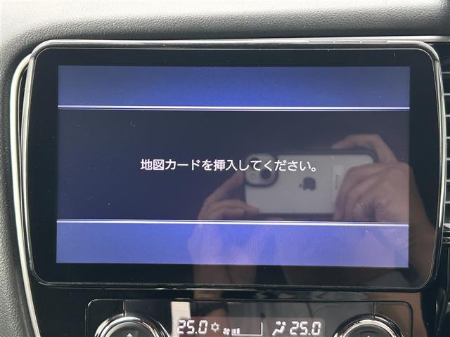 アウトランダーＰＨＥＶ Ｇセーフティパッケージ　社外９型ナビ　バックカメラ　ＥＴＣ　ドライブレコーダー　シートヒーター　ステアリングヒーター　衝突軽減　レーダークルーズコントロール　レーンキープ　１８インチ純正ＡＷ　純正フロアマット　充電ケーブル（2枚目）