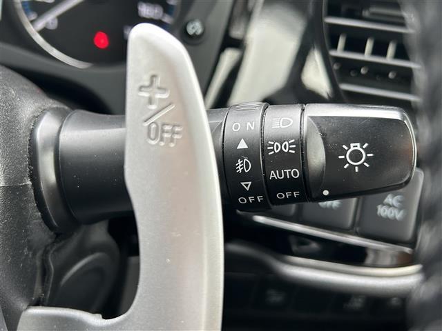 アウトランダーＰＨＥＶ Ｇセーフティパッケージ　社外９型ナビ　バックカメラ　ＥＴＣ　ドライブレコーダー　シートヒーター　ステアリングヒーター　衝突軽減　レーダークルーズコントロール　レーンキープ　１８インチ純正ＡＷ　純正フロアマット　充電ケーブル（14枚目）