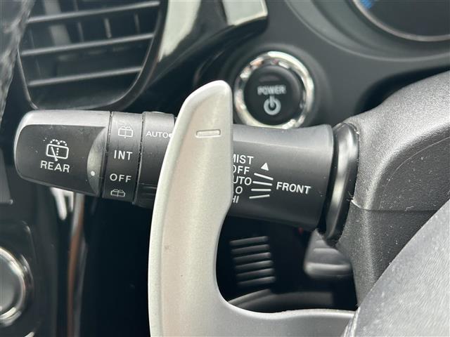 アウトランダーＰＨＥＶ Ｇセーフティパッケージ　社外９型ナビ　バックカメラ　ＥＴＣ　ドライブレコーダー　シートヒーター　ステアリングヒーター　衝突軽減　レーダークルーズコントロール　レーンキープ　１８インチ純正ＡＷ　純正フロアマット　充電ケーブル（15枚目）
