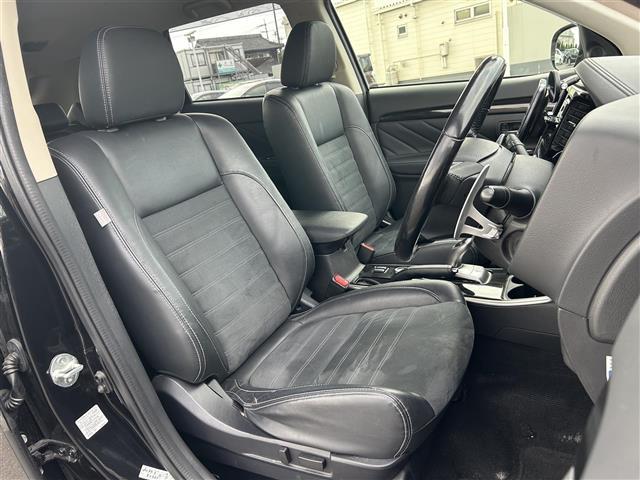アウトランダーＰＨＥＶ Ｇセーフティパッケージ　社外９型ナビ　バックカメラ　ＥＴＣ　ドライブレコーダー　シートヒーター　ステアリングヒーター　衝突軽減　レーダークルーズコントロール　レーンキープ　１８インチ純正ＡＷ　純正フロアマット　充電ケーブル（24枚目）