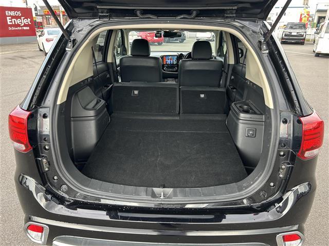 アウトランダーＰＨＥＶ Ｇセーフティパッケージ　社外９型ナビ　バックカメラ　ＥＴＣ　ドライブレコーダー　シートヒーター　ステアリングヒーター　衝突軽減　レーダークルーズコントロール　レーンキープ　１８インチ純正ＡＷ　純正フロアマット　充電ケーブル（29枚目）