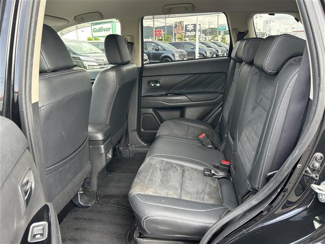 アウトランダーＰＨＥＶ Ｇセーフティパッケージ　社外９型ナビ　バックカメラ　ＥＴＣ　ドライブレコーダー　シートヒーター　ステアリングヒーター　衝突軽減　レーダークルーズコントロール　レーンキープ　１８インチ純正ＡＷ　純正フロアマット　充電ケーブル（31枚目）