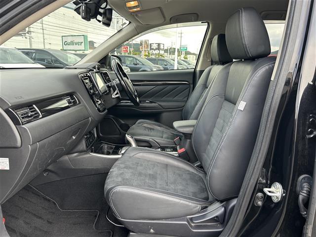 アウトランダーＰＨＥＶ Ｇセーフティパッケージ　社外９型ナビ　バックカメラ　ＥＴＣ　ドライブレコーダー　シートヒーター　ステアリングヒーター　衝突軽減　レーダークルーズコントロール　レーンキープ　１８インチ純正ＡＷ　純正フロアマット　充電ケーブル（32枚目）