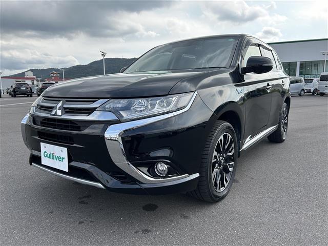 アウトランダーＰＨＥＶ Ｇセーフティパッケージ　社外９型ナビ　バックカメラ　ＥＴＣ　ドライブレコーダー　シートヒーター　ステアリングヒーター　衝突軽減　レーダークルーズコントロール　レーンキープ　１８インチ純正ＡＷ　純正フロアマット　充電ケーブル（35枚目）