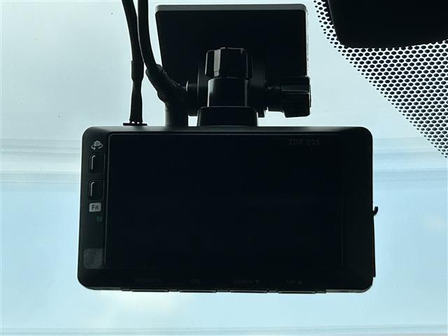 クラウンハイブリッド ＲＳアドバンス　禁煙車　純正１２．３型ナビ　サンルーフ　ＴＲＤエアロ　ＨＵＤ　全方位カメラ　Ｂｌｕｅｔｏｏｔｈ　ドラレコ　レーダー探知機　ＥＴＣ２．０　冷シート　温シート　パワーシート　ＢＳＭ　レーダクルコン（10枚目）