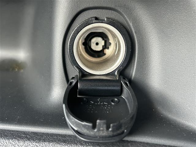 セレナ e-パワー ハイウェイスターV 純正10型ナビ 後席モニター 両側パワスラ 全方位カメラ ETC BSM デジタルインナーミラー ドラレコ クリアランスソナー 衝突軽減 横滑り防止装置 クルコン レーンキープアシスト オートライト(20枚目)