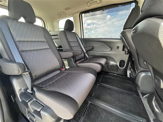 セレナ e-パワー ハイウェイスターV 純正10型ナビ 後席モニター 両側パワスラ 全方位カメラ ETC BSM デジタルインナーミラー ドラレコ クリアランスソナー 衝突軽減 横滑り防止装置 クルコン レーンキープアシスト オートライト(27枚目)