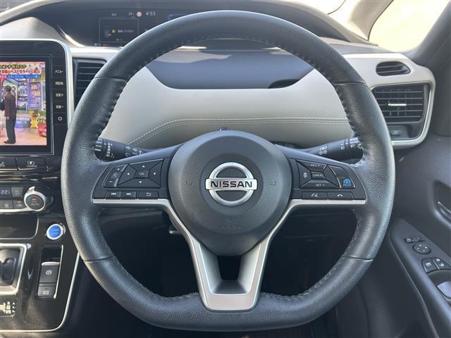 セレナ e-パワー ハイウェイスターV 純正ナビ 後席モニター 全方位カメラ 両側パワスラ プロパイロット ドラレコ ETC シートヒーター ステアリングヒーター クリアランスソナー 衝突軽減 横滑り防止装置 クルコン レーンキープアシスト(11枚目)