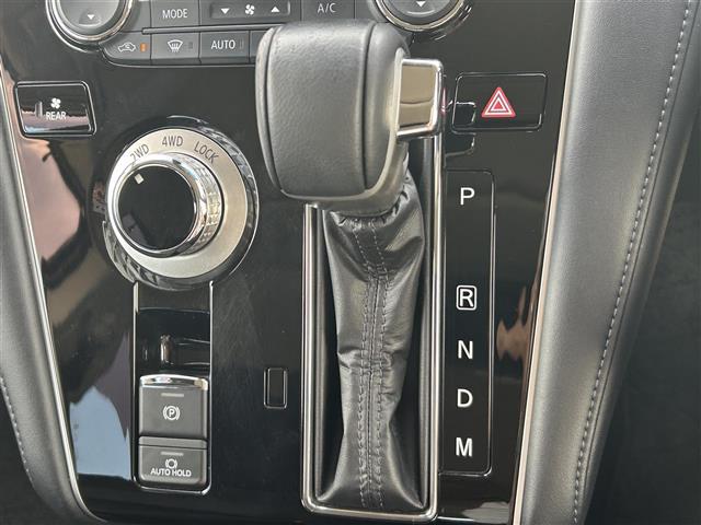 デリカD:5 アーバンギア G 純正10型ナビ 後席モニター 両側パワスラ 全方位カメラ ETC e-Assist クリアランスソナー 衝突軽減 横滑り防止装置 クルコン レーンキープアシスト オートハイビーム 純正フロアマット(19枚目)