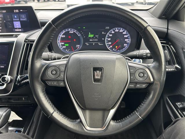 クラウンハイブリッド S 純正ナビ 全方位カメラ ETC ドラレコ シートヒーター ステアリングヒーター 本革巻きステアリング クリアランスソナー 衝突軽減 横滑り防止装置 レーダークルーズコントロール レーンキープアシスト(9枚目)