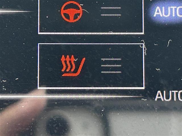 クラウンハイブリッド S 純正ナビ 全方位カメラ ETC ドラレコ シートヒーター ステアリングヒーター 本革巻きステアリング クリアランスソナー 衝突軽減 横滑り防止装置 レーダークルーズコントロール レーンキープアシスト(18枚目)