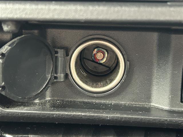 クラウンハイブリッド S 純正ナビ 全方位カメラ ETC ドラレコ シートヒーター ステアリングヒーター 本革巻きステアリング クリアランスソナー 衝突軽減 横滑り防止装置 レーダークルーズコントロール レーンキープアシスト(21枚目)