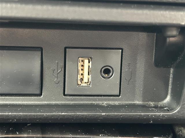 クラウンハイブリッド S 純正ナビ 全方位カメラ ETC ドラレコ シートヒーター ステアリングヒーター 本革巻きステアリング クリアランスソナー 衝突軽減 横滑り防止装置 レーダークルーズコントロール レーンキープアシスト(22枚目)