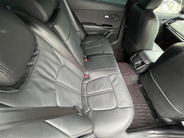 クラウンハイブリッド S 純正ナビ 全方位カメラ ETC ドラレコ シートヒーター ステアリングヒーター 本革巻きステアリング クリアランスソナー 衝突軽減 横滑り防止装置 レーダークルーズコントロール レーンキープアシスト(28枚目)