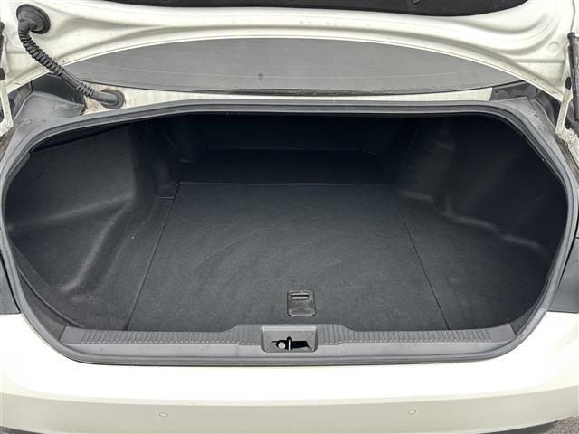 クラウンハイブリッド S 純正ナビ 全方位カメラ ETC ドラレコ シートヒーター ステアリングヒーター 本革巻きステアリング クリアランスソナー 衝突軽減 横滑り防止装置 レーダークルーズコントロール レーンキープアシスト(29枚目)