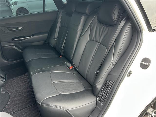 クラウンハイブリッド S 純正ナビ 全方位カメラ ETC ドラレコ シートヒーター ステアリングヒーター 本革巻きステアリング クリアランスソナー 衝突軽減 横滑り防止装置 レーダークルーズコントロール レーンキープアシスト(30枚目)