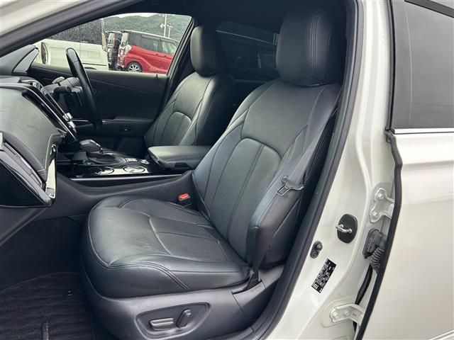 クラウンハイブリッド S 純正ナビ 全方位カメラ ETC ドラレコ シートヒーター ステアリングヒーター 本革巻きステアリング クリアランスソナー 衝突軽減 横滑り防止装置 レーダークルーズコントロール レーンキープアシスト(32枚目)