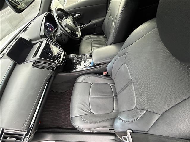 クラウンハイブリッド S 純正ナビ 全方位カメラ ETC ドラレコ シートヒーター ステアリングヒーター 本革巻きステアリング クリアランスソナー 衝突軽減 横滑り防止装置 レーダークルーズコントロール レーンキープアシスト(33枚目)