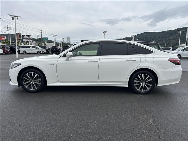 クラウンハイブリッド S 純正ナビ 全方位カメラ ETC ドラレコ シートヒーター ステアリングヒーター 本革巻きステアリング クリアランスソナー 衝突軽減 横滑り防止装置 レーダークルーズコントロール レーンキープアシスト(36枚目)