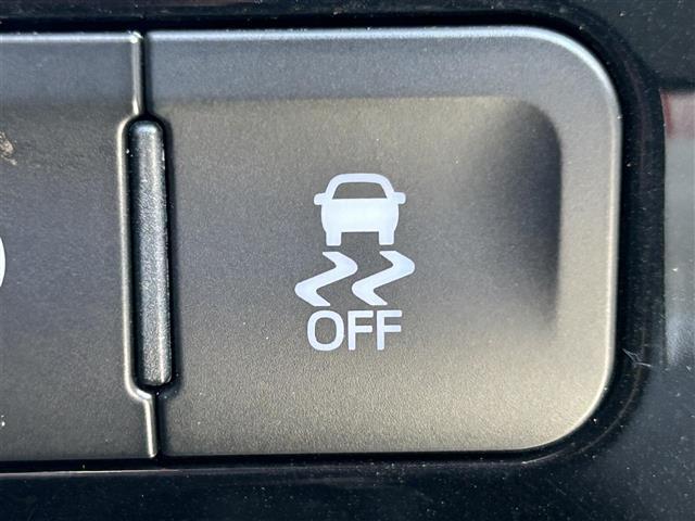 プリウスPHV Sセーフティプラス 純正9型ナビ バックカメラ ドラレコ ETC トヨタセーフティセンス 衝突軽減 パーキングアシスト レーダークルーズコントロール オートマチックハイビーム レーンキープ シートヒーター フロアマット(3枚目)