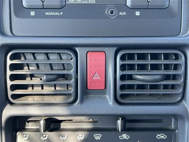 キャリイトラック ＫＸ　ワンオーナー　保証書　取扱説明書　記録簿　リモコンキー　衝突軽減ブレーキ　ヘッドライトレベライザー　フォグライト　ドアバイザー　４ＷＤ　パワーウィンドウ　ＭＴ車（5枚目）