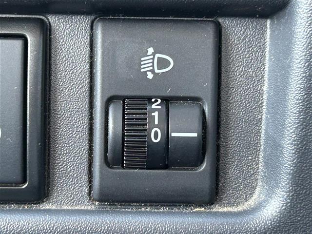 キャリイトラック ＫＸ　ワンオーナー　保証書　取扱説明書　記録簿　リモコンキー　衝突軽減ブレーキ　ヘッドライトレベライザー　フォグライト　ドアバイザー　４ＷＤ　パワーウィンドウ　ＭＴ車（8枚目）