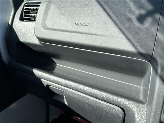 キャリイトラック ＫＸ　ワンオーナー　保証書　取扱説明書　記録簿　リモコンキー　衝突軽減ブレーキ　ヘッドライトレベライザー　フォグライト　ドアバイザー　４ＷＤ　パワーウィンドウ　ＭＴ車（17枚目）